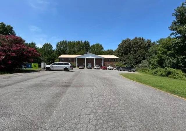 Photo 2 of Multi family home for sale at 620 Oak Park Blvd, Calvert City, KY 42029 | MLS# 26019790 | Listing updated on 2026-07-24