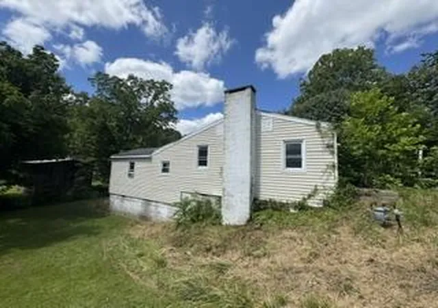 Photo 3 of Single family home for sale at 209 S Hill St, Grayson, KY 41143 | MLS# 26019665 | Listing updated on 2026-08-13