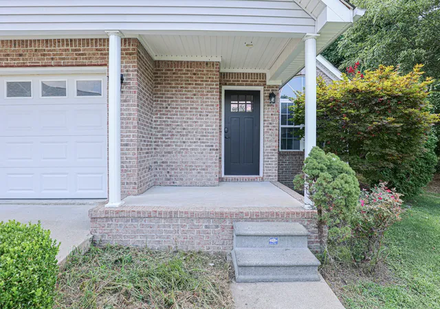 Photo 3 of Single family home for sale at 905 Stonebrook Ct, Paducah, KY 42003 | MLS# 26019464 | Listing updated on 2026-08-31