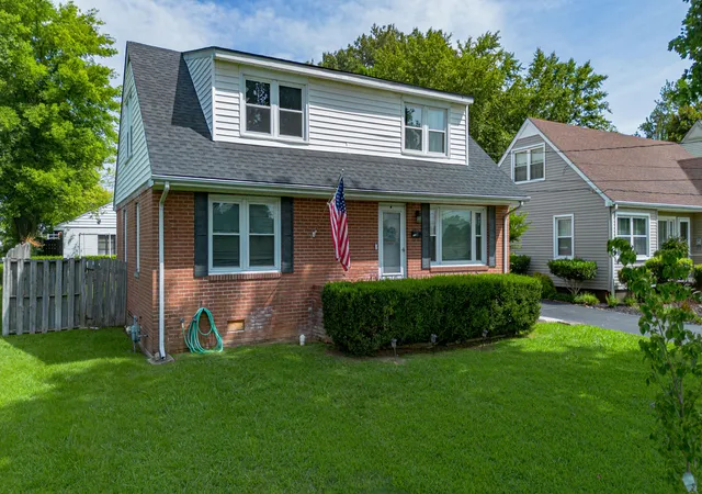 Photo 3 of Single family home for sale at 3169 Jackson St, Paducah, KY 42003 | MLS# 26019616 | Listing updated on 2026-08-21