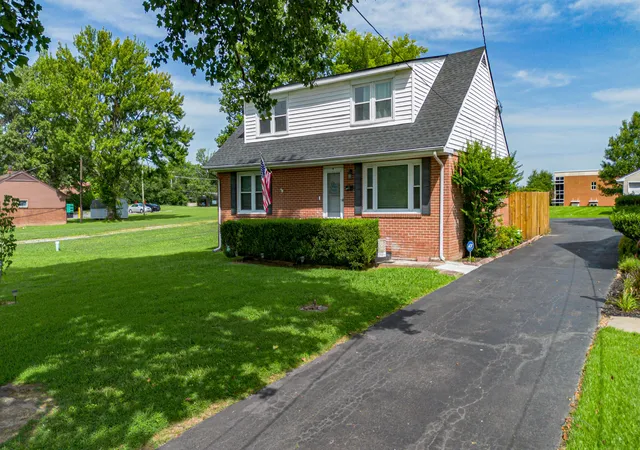 Photo 4 of Single family home for sale at 3169 Jackson St, Paducah, KY 42003 | MLS# 26019616 | Listing updated on 2026-10-05