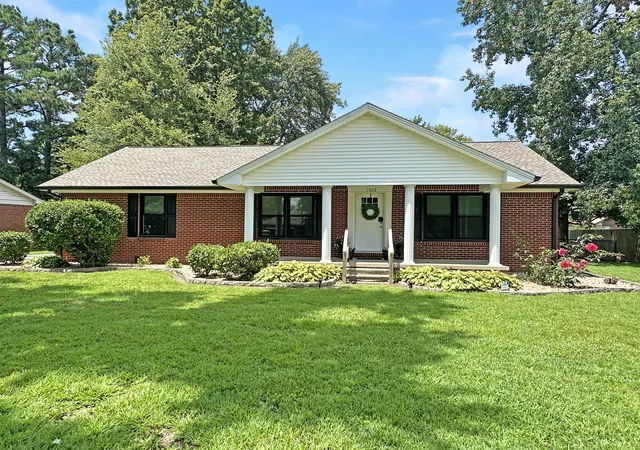 Photo 1 of Single family home for sale at 1508 Glendale Rd, Murray, KY 42071 | MLS# 26019534 | Listing updated on 2026-08-31