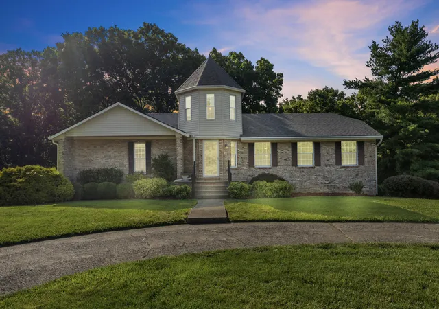 Photo 1 of Sale Pending at 47 Woodbriar Ct, Nicholasville, KY 40356 | MLS# 26019258 | Listing updated on 2026-10-03