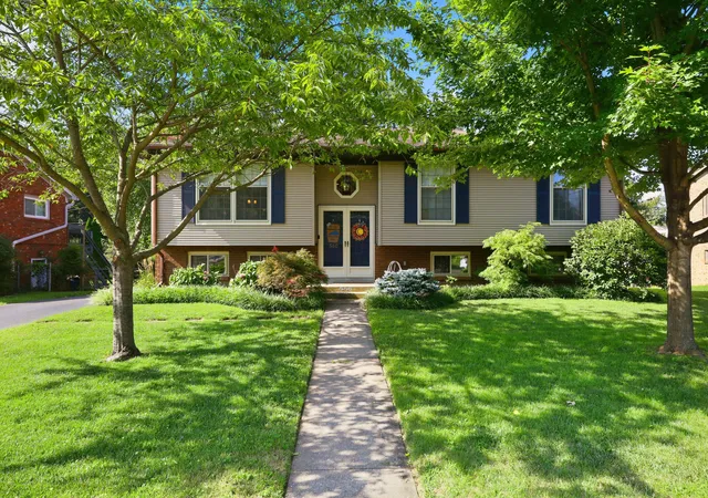 Photo 1 of Single family home for sale at 560 Cromwell Way, Lexington, KY 40503 | MLS# 26019949 | Listing updated on 2026-08-06