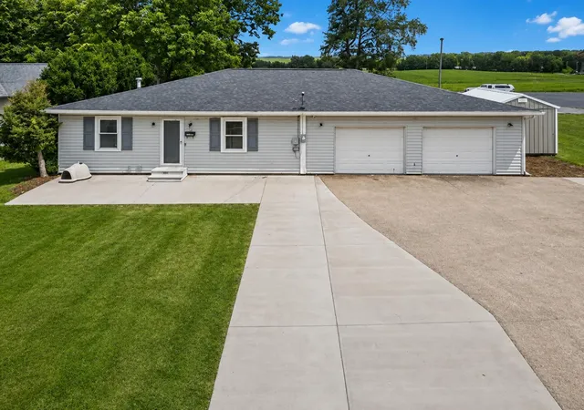 Photo 1 of Sale Pending at 313 N Padgett St, Morganfield, KY 42437 | MLS# 26019269 | Listing updated on 2026-09-05