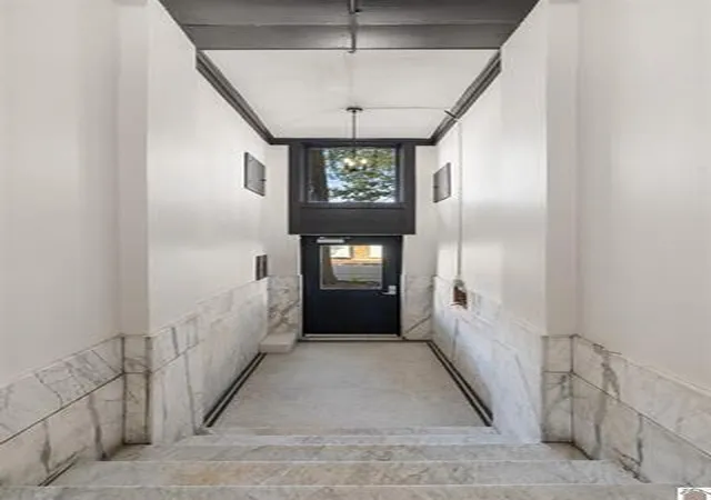 Photo 3 of Sale Pending at 610 Broadway St #201, Paducah, KY 42001 | MLS# 26019271 | Listing updated on 2026-07-29