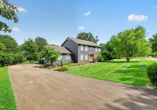 Photo 3 of Single family home for sale at 1013 Ballard Ln, Madisonville, KY 42431 | MLS# 26019275 | Listing updated on 2026-07-31