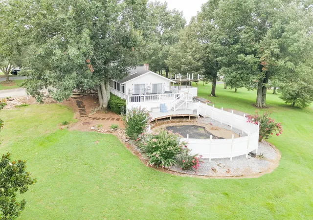 Photo 3 of Single family home for sale at 163 Rock Castle Rd, Gilbertsville, KY 42044 | MLS# 26019376 | Listing updated on 2026-08-12