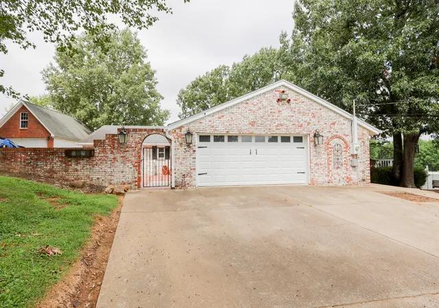 Photo 3 of Single family home for sale at 163 Rock Castle Rd, Gilbertsville, KY 42044 | MLS# 26019376 | Listing updated on 2026-09-29