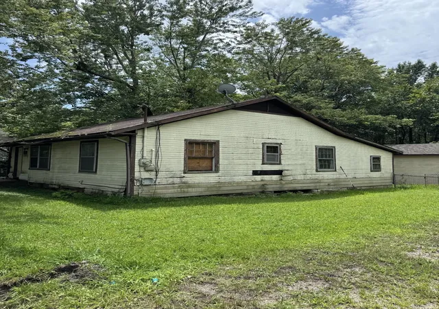 Photo 2 of Single family home for sale at 1601 Alexander Ave, Paducah, KY 42003 | MLS# 26019495 | Listing updated on 2026-07-27
