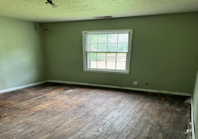 Photo 3 of Single family home for sale at 1601 Alexander Ave, Paducah, KY 42003 | MLS# 26019495 | Listing updated on 2026-07-27