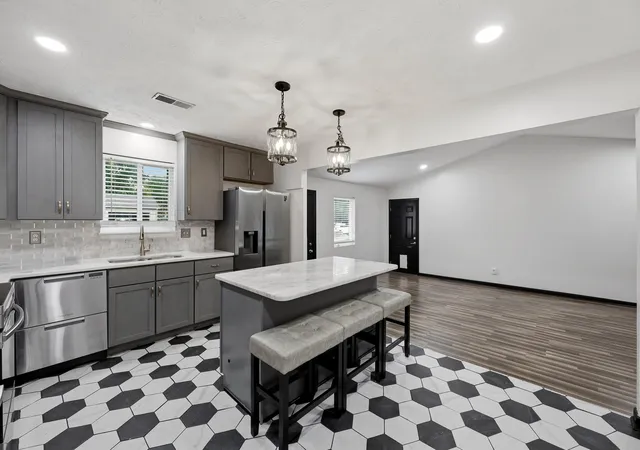 Photo 2 of Single family home for sale at 425 Quail Run Rd, Versailles, KY 40383 | MLS# 26019288 | Listing updated on 2026-09-09