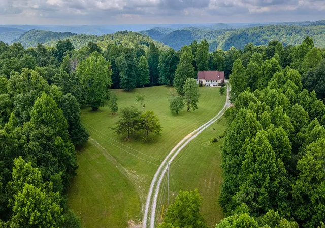 Photo 2 of Sale Pending at 3152 Tipton Rd, Ravenna, KY 40472 | MLS# 26019293 | Listing updated on 2026-08-22