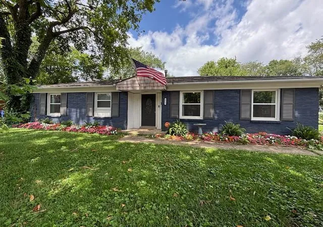Photo 1 of Single family home for sale at 3527 Greentree Rd, Lexington, KY 40517 | MLS# 26019329 | Listing updated on 2026-09-15