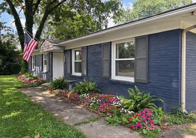 Photo 3 of Single family home for sale at 3527 Greentree Rd, Lexington, KY 40517 | MLS# 26019329 | Listing updated on 2026-09-15