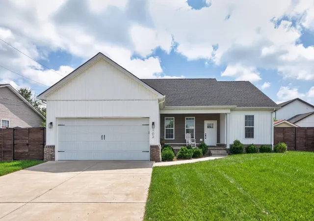 Photo 1 of Single family home for sale at 102 Jessamine Ave, Nicholasville, KY 40356 | MLS# 26019312 | Listing updated on 2026-08-05