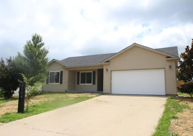 Photo 3 of Single family home for sale at 3104 Fawn Leap Dr, Lawrenceburg, KY 40342 | MLS# 26019345 | Listing updated on 2026-09-14