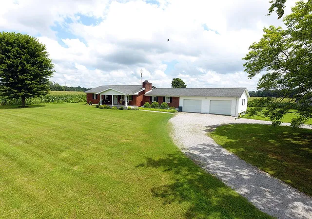 Photo 1 of Single family home for sale at 586 Harristown Rd, Russell Springs, KY 42642 | MLS# 26019361 | Listing updated on 2026-09-10