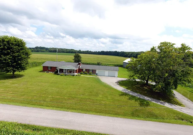 Photo 3 of Single family home for sale at 586 Harristown Rd, Russell Springs, KY 42642 | MLS# 26019361 | Listing updated on 2026-09-10