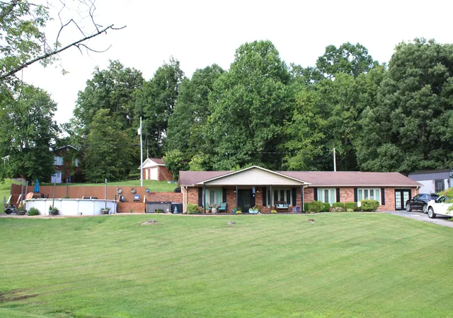 Photo 1 of Single family home for sale at 460 Combs Cir, London, KY 40744 | MLS# 26019352 | Listing updated on 2026-09-30
