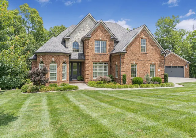 Photo 1 of Single family home for sale at 216 Avawam Dr, Richmond, KY 40475 | MLS# 26019519 | Listing updated on 2026-08-14