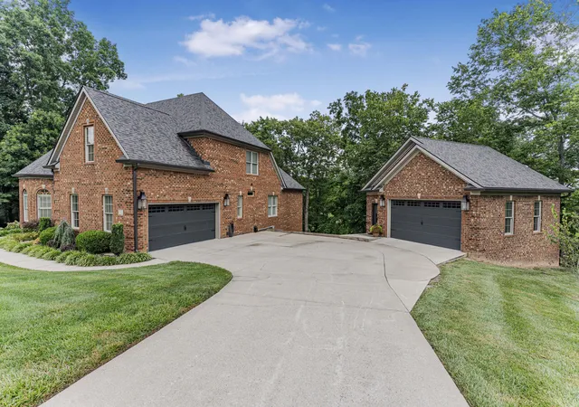 Photo 2 of Single family home for sale at 216 Avawam Dr, Richmond, KY 40475 | MLS# 26019519 | Listing updated on 2026-08-14