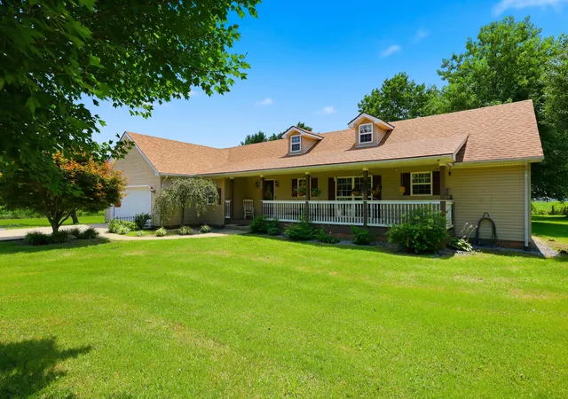 Photo 1 of Single family home for sale at 192 Evergreen Cir, Danville, KY 40422 | MLS# 26019837 | Listing updated on 2026-08-30