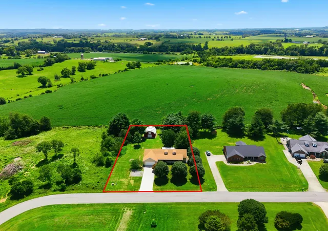 Photo 2 of Single family home for sale at 192 Evergreen Cir, Danville, KY 40422 | MLS# 26019837 | Listing updated on 2026-08-30