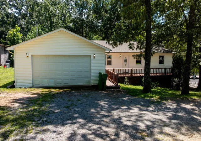 Photo 4 of Single family home for sale at 197 Dogwood Trl, Gilbertsville, KY 42044 | MLS# 26019370 | Listing updated on 2026-08-19