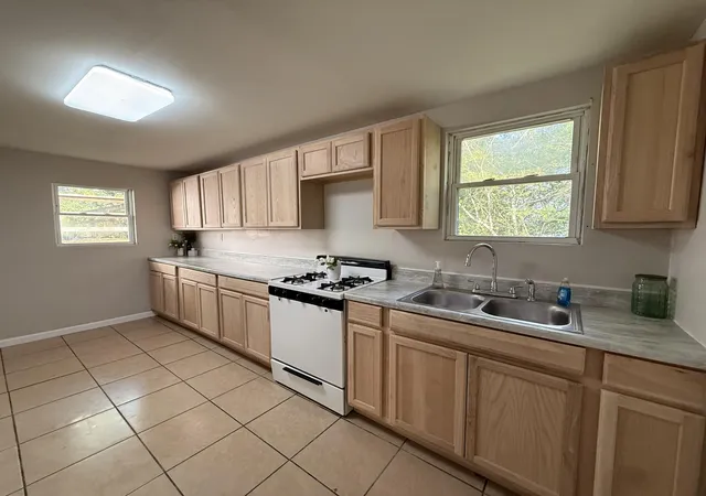 Photo 2 of Single family home for sale at 413 W 15th Street, Corbin, KY 40701 | MLS# 26019327 | Listing updated on 2026-10-12