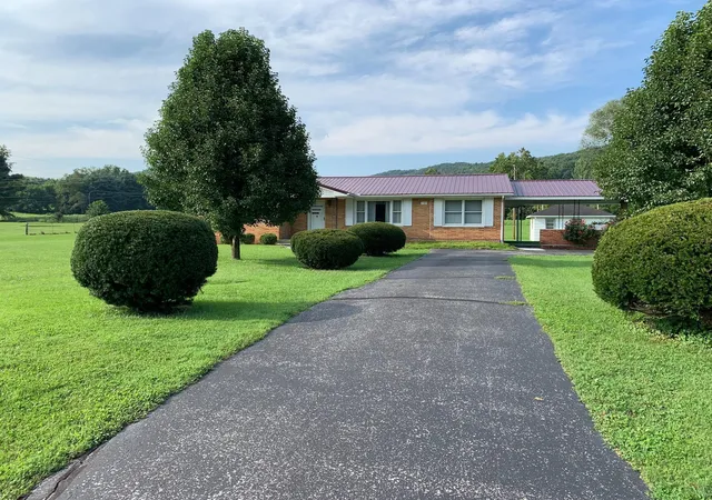 Photo 2 of Single family home for sale at 2984 Clarksburg Rd, Vanceburg, KY 41179 | MLS# 26019344 | Listing updated on 2026-08-01