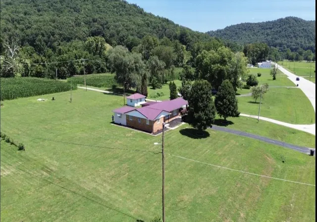 Photo 4 of Single family home for sale at 2984 Clarksburg Rd, Vanceburg, KY 41179 | MLS# 26019344 | Listing updated on 2026-08-01