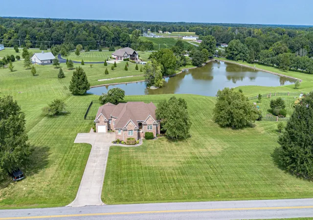 Photo 1 of Single family home for sale at 2427 S Friendship Rd, Paducah, KY 42003 | MLS# 26022873 | Listing updated on 2026-09-05