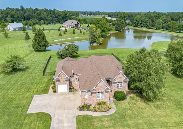 Photo 3 of Single family home for sale at 2427 S Friendship Rd, Paducah, KY 42003 | MLS# 26022873 | Listing updated on 2026-09-19
