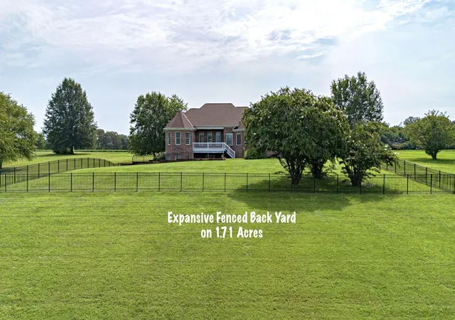 Photo 4 of Single family home for sale at 2427 S Friendship Rd, Paducah, KY 42003 | MLS# 26022873 | Listing updated on 2026-09-19
