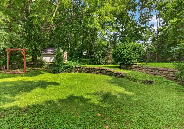 Photo 4 of Single family home for sale at 703 East Dr, Danville, KY 40422 | MLS# 26019372 | Listing updated on 2026-09-28