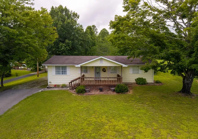 Photo 2 of Single family home for sale at 6616 Barbourville Rd, London, KY 40744 | MLS# 26019420 | Listing updated on 2026-07-22