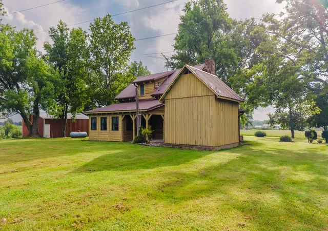 Photo 4 of Single family home for sale at 210 Hensley Ln, Richmond, KY 40475 | MLS# 26019572 | Listing updated on 2026-10-08