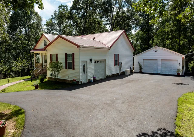 Photo 3 of Sale Pending at 856 Taft Rd, Gilbertsville, KY 42044 | MLS# 26019441 | Listing updated on 2026-08-27