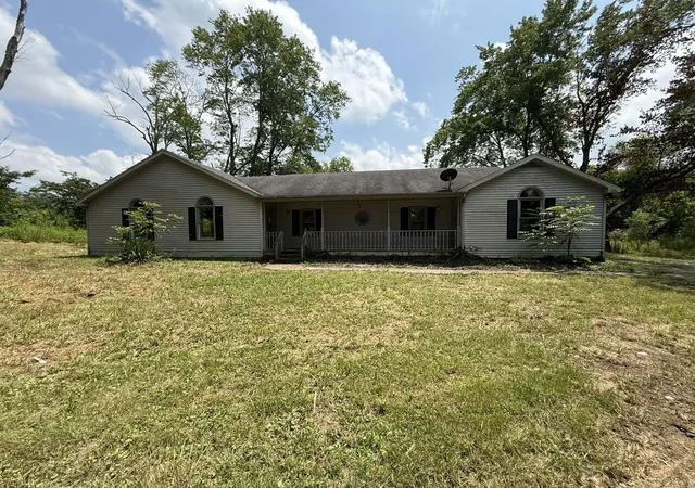 Photo 1 of Sale Pending at 2932 Maret Cemetery Rd, Mount Vernon, KY 40456 | MLS# 26019362 | Listing updated on 2026-08-27