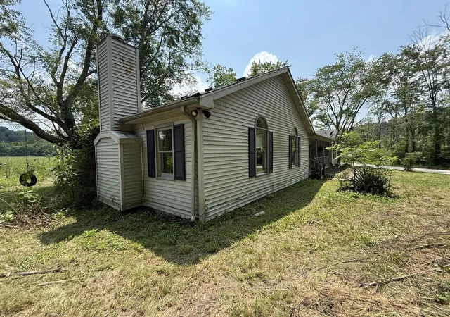 Photo 3 of Sale Pending at 2932 Maret Cemetery Rd, Mount Vernon, KY 40456 | MLS# 26019362 | Listing updated on 2026-08-27