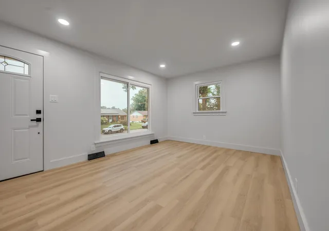 Photo 2 of Single family home for sale at 2434 Seine Rd, Lexington, KY 40504 | MLS# 26019540 | Listing updated on 2026-09-14