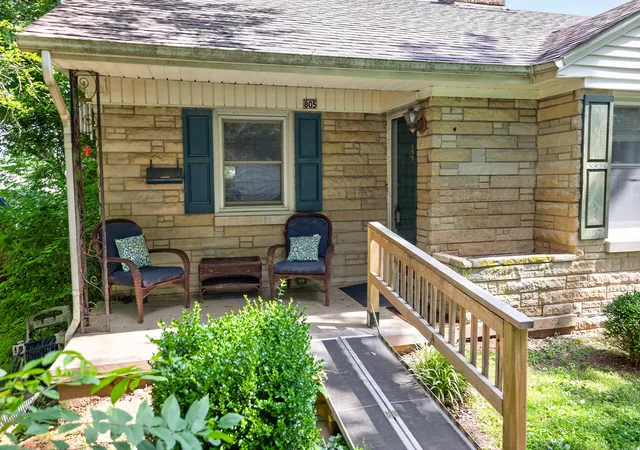 Photo 3 of Single family home for sale at 805 Sunset Dr, Danville, KY 40422 | MLS# 26019379 | Listing updated on 2026-10-08