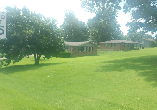 Photo 2 of Single family home for sale at 221 Maple Ave, Calvert City, KY 42029 | MLS# 26019391 | Listing updated on 2026-09-03