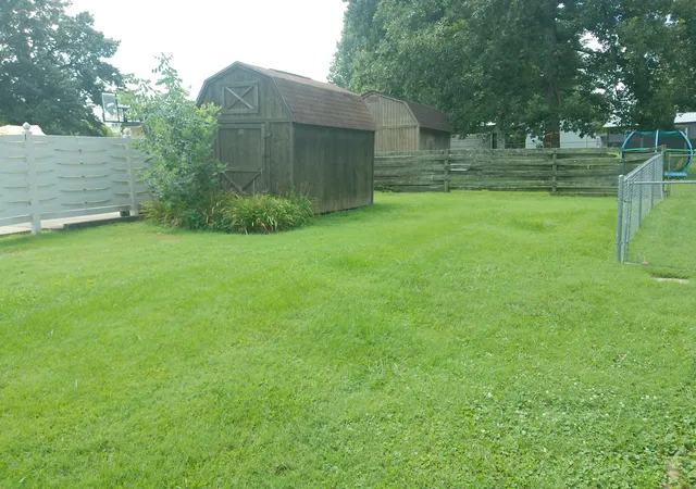 Photo 3 of Single family home for sale at 221 Maple Ave, Calvert City, KY 42029 | MLS# 26019391 | Listing updated on 2026-09-03