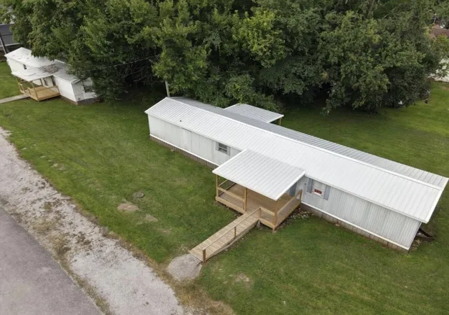 Photo 2 of Single family home for sale at 16 E High St, Monticello, KY 42633 | MLS# 26019487 | Listing updated on 2026-07-22