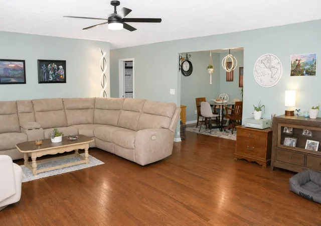 Photo 3 of Single family home for sale at 987 E Ky Hwy 312, Corbin, KY 40701 | MLS# 26019476 | Listing updated on 2026-07-22