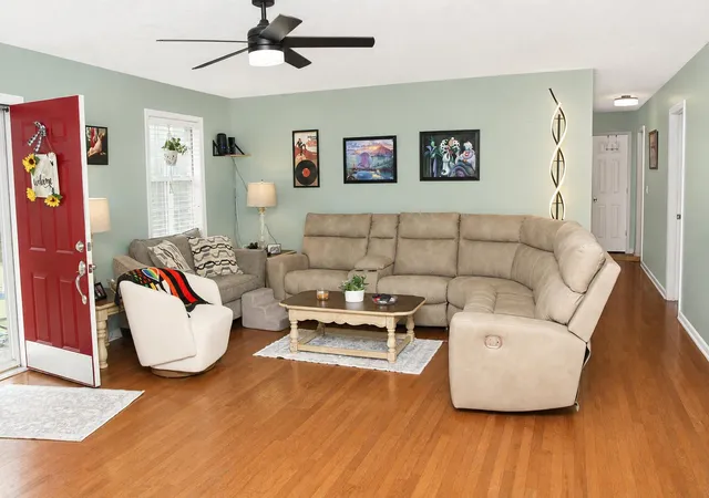 Photo 3 of Single family home for sale at 987 E Ky Hwy 312, Corbin, KY 40701 | MLS# 26019476 | Listing updated on 2026-07-22