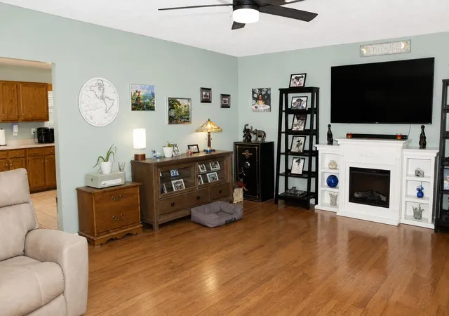 Photo 4 of Single family home for sale at 987 E Ky Hwy 312, Corbin, KY 40701 | MLS# 26019476 | Listing updated on 2026-07-22