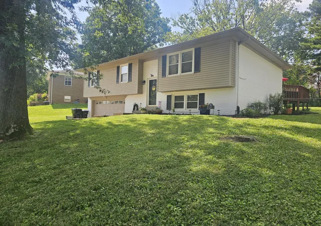 Photo 2 of Sale Pending at 117 Oakmont Ln, Frankfort, KY 40601 | MLS# 26019656 | Listing updated on 2026-08-04